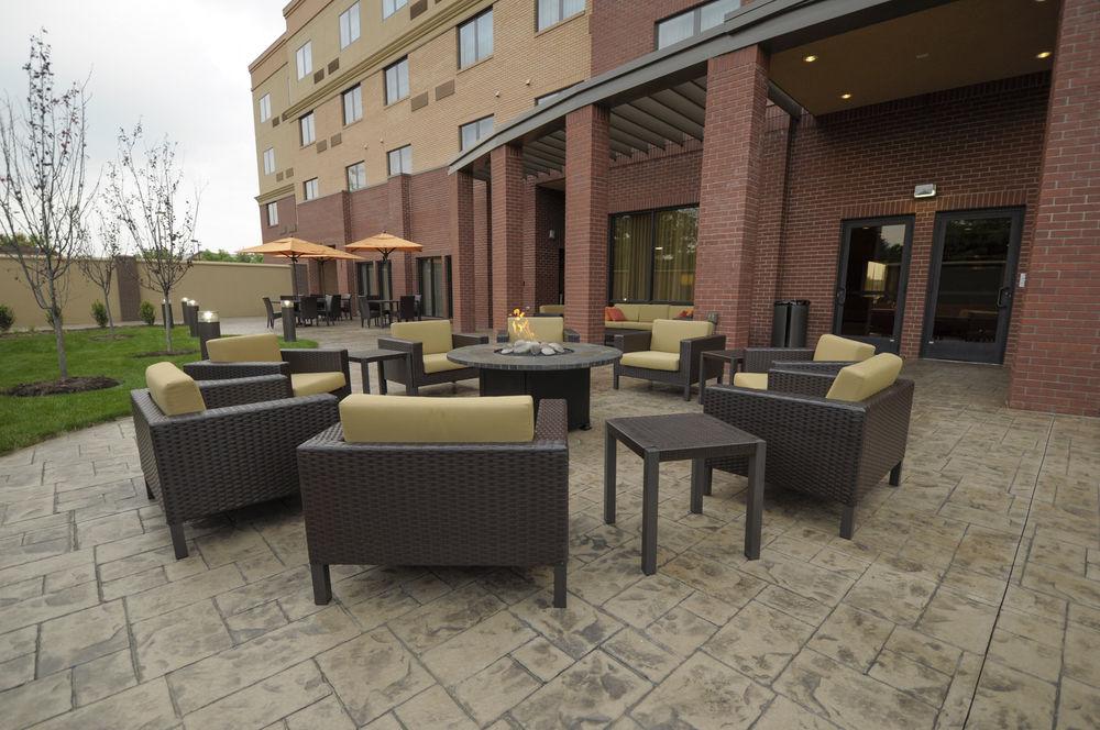 Hotel Courtyard By Marriott Lexington Keeneland/Airport Exterior foto